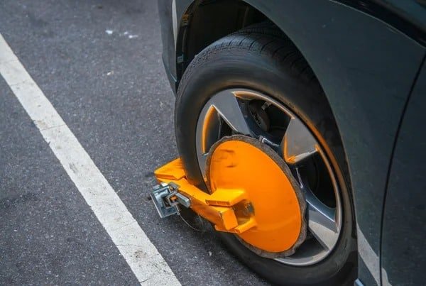 Car wheel with visible car immobilizer device for imroving car security